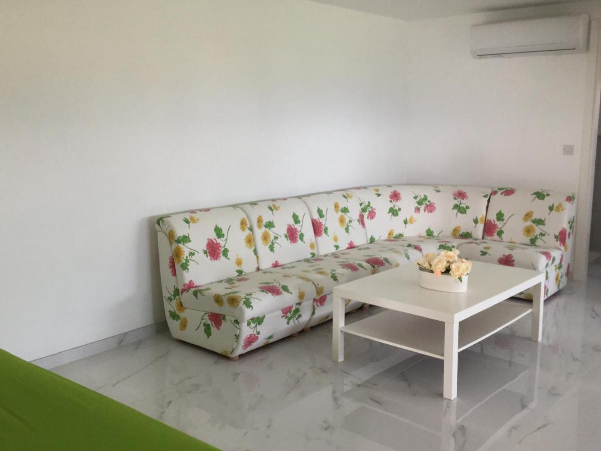 Yellow Studio Brand New Limassol Zewnętrze zdjęcie