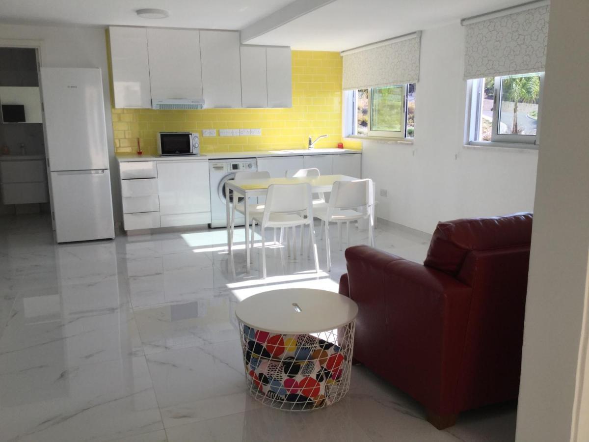 Yellow Studio Brand New Limassol Zewnętrze zdjęcie